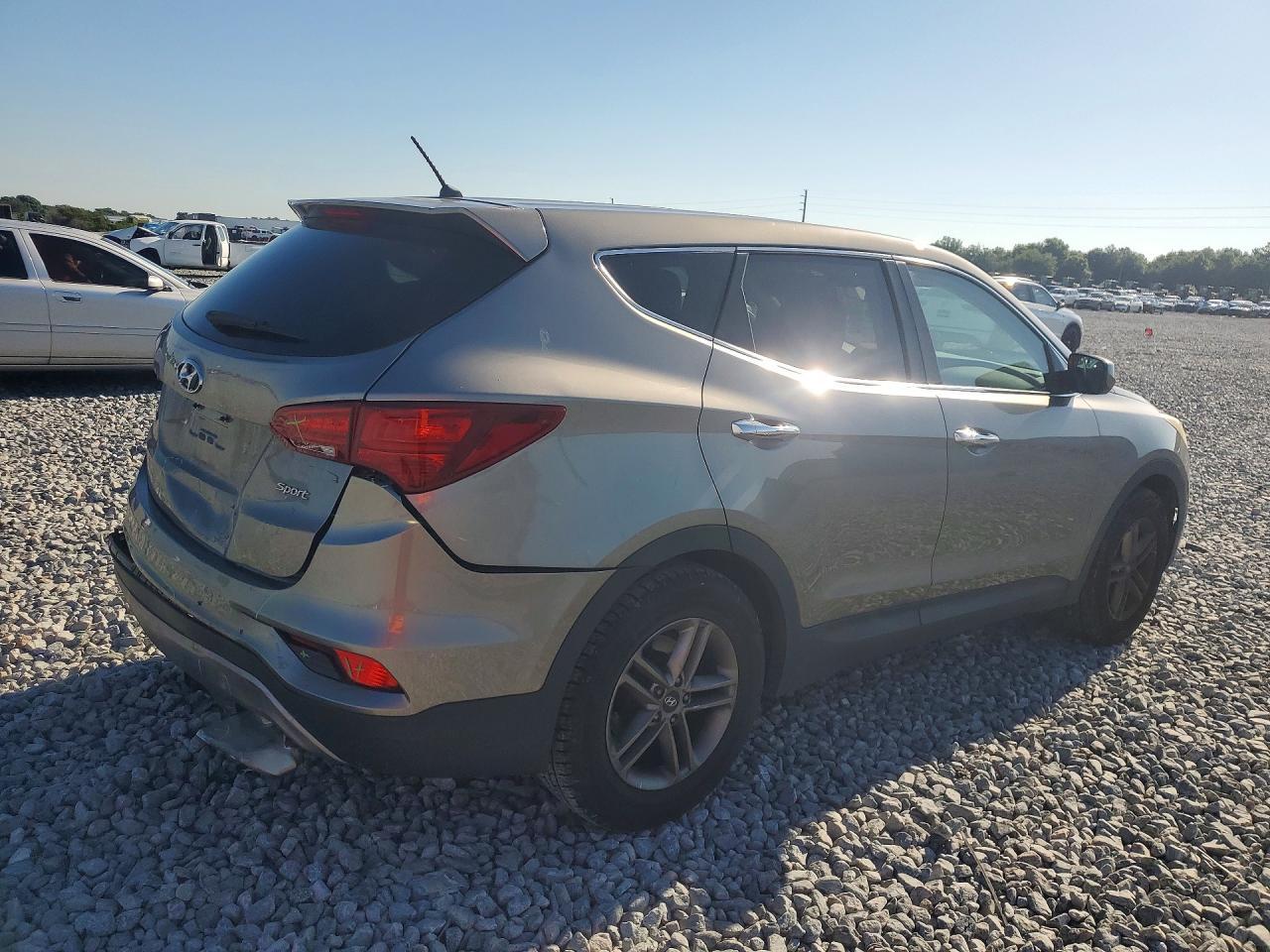 2018 Hyundai Santa Fe Sport 2.4L - zdjęcie 3