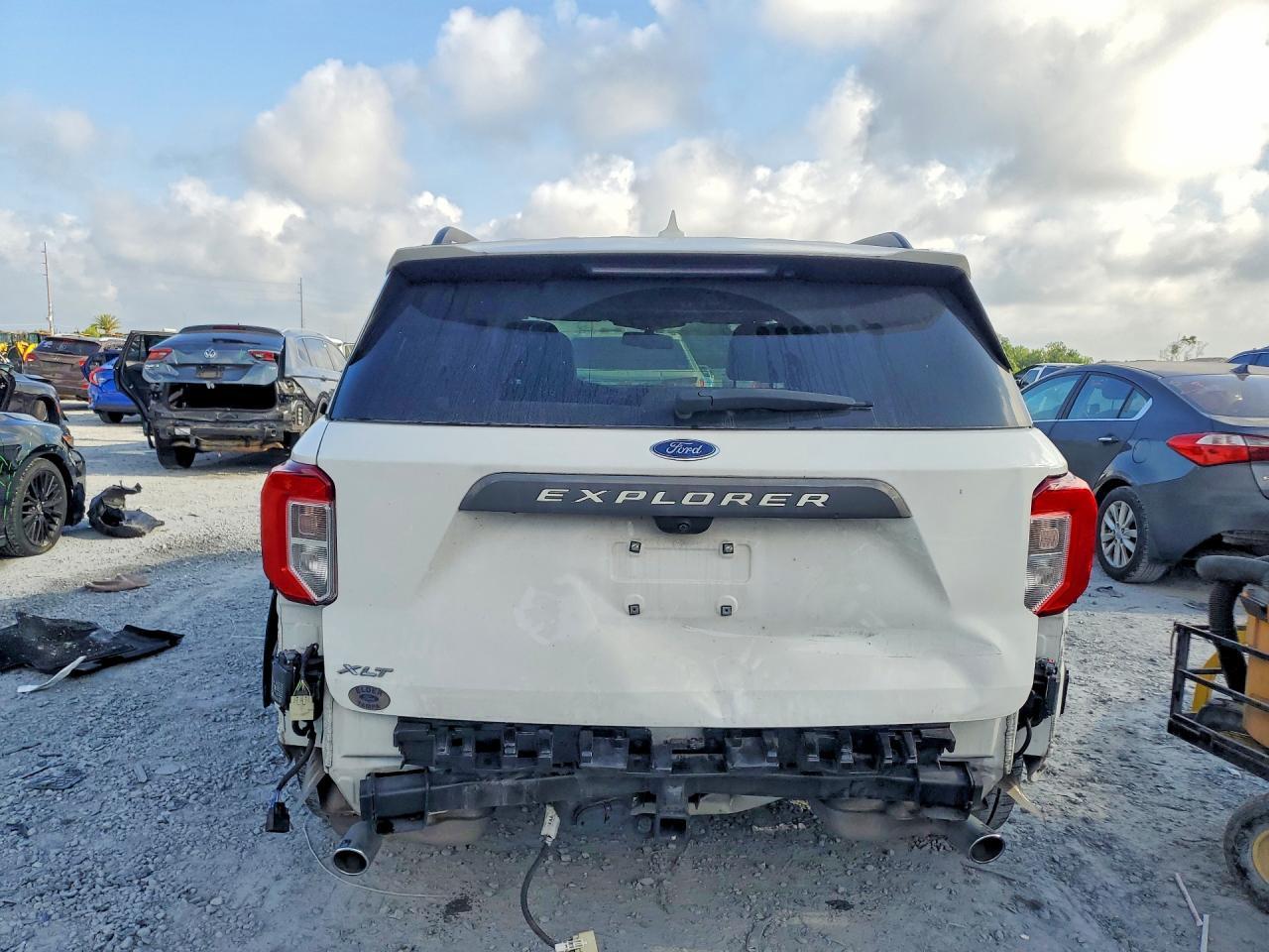 2023 Ford Explorer Xlt - zdjęcie 6