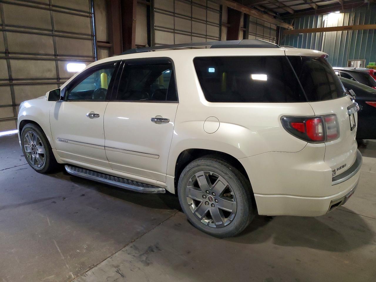 2014 GMC Acadia Denali - zdjęcie 2