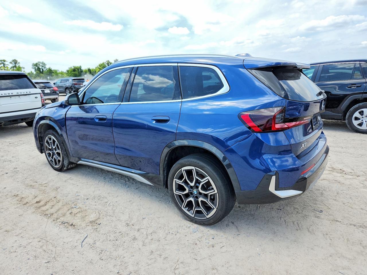 2024 BMW X1 xDrive28I - zdjęcie 2
