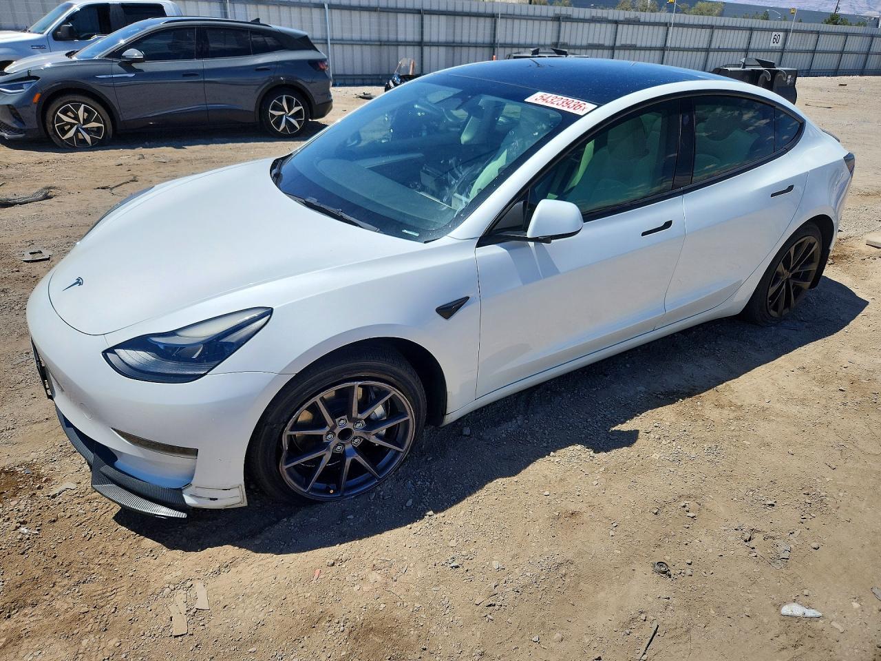 2023 Tesla Model 3 - zdjęcie główne