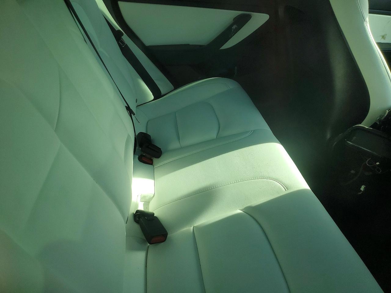 2021 Tesla Model 3 - zdjęcie 10