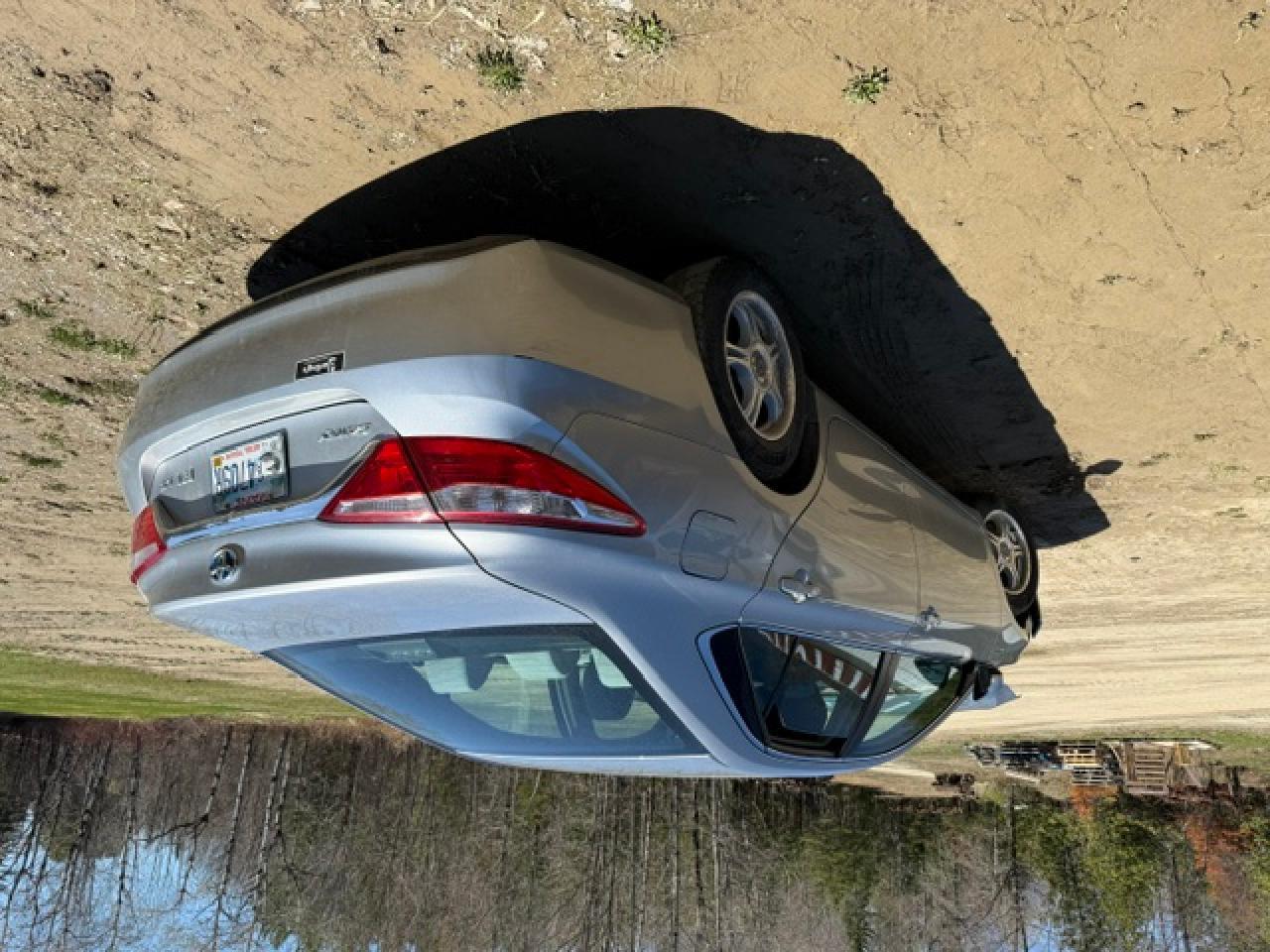 2016 Toyota Camry Hybrid Le - zdjęcie 2