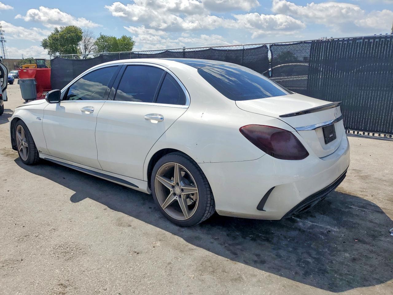 2016 Mercedes-Benz C 300 - zdjęcie 2