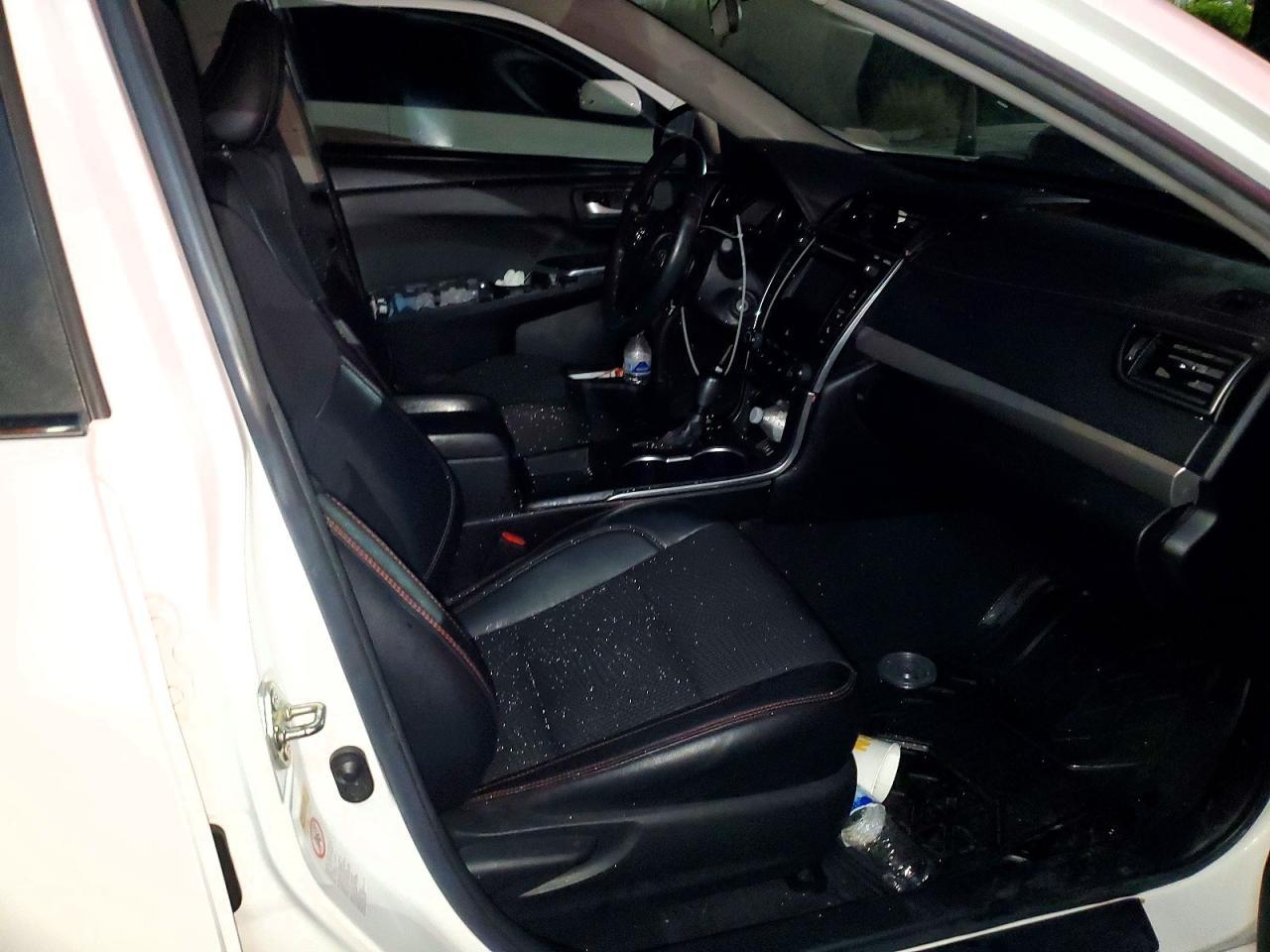2016 Toyota Camry Le - zdjęcie 13