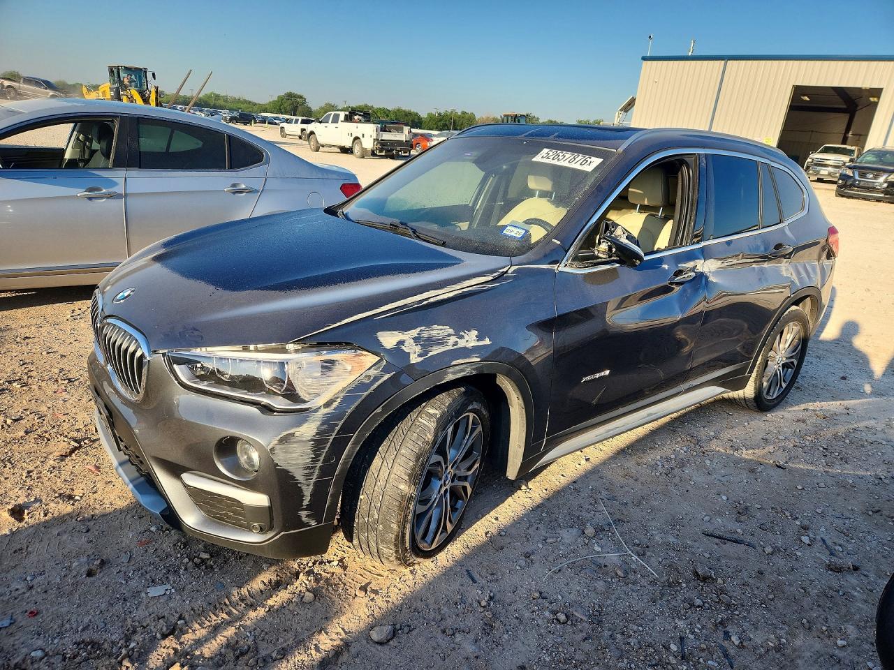 2016 BMW X1 xDrive28I - zdjęcie główne