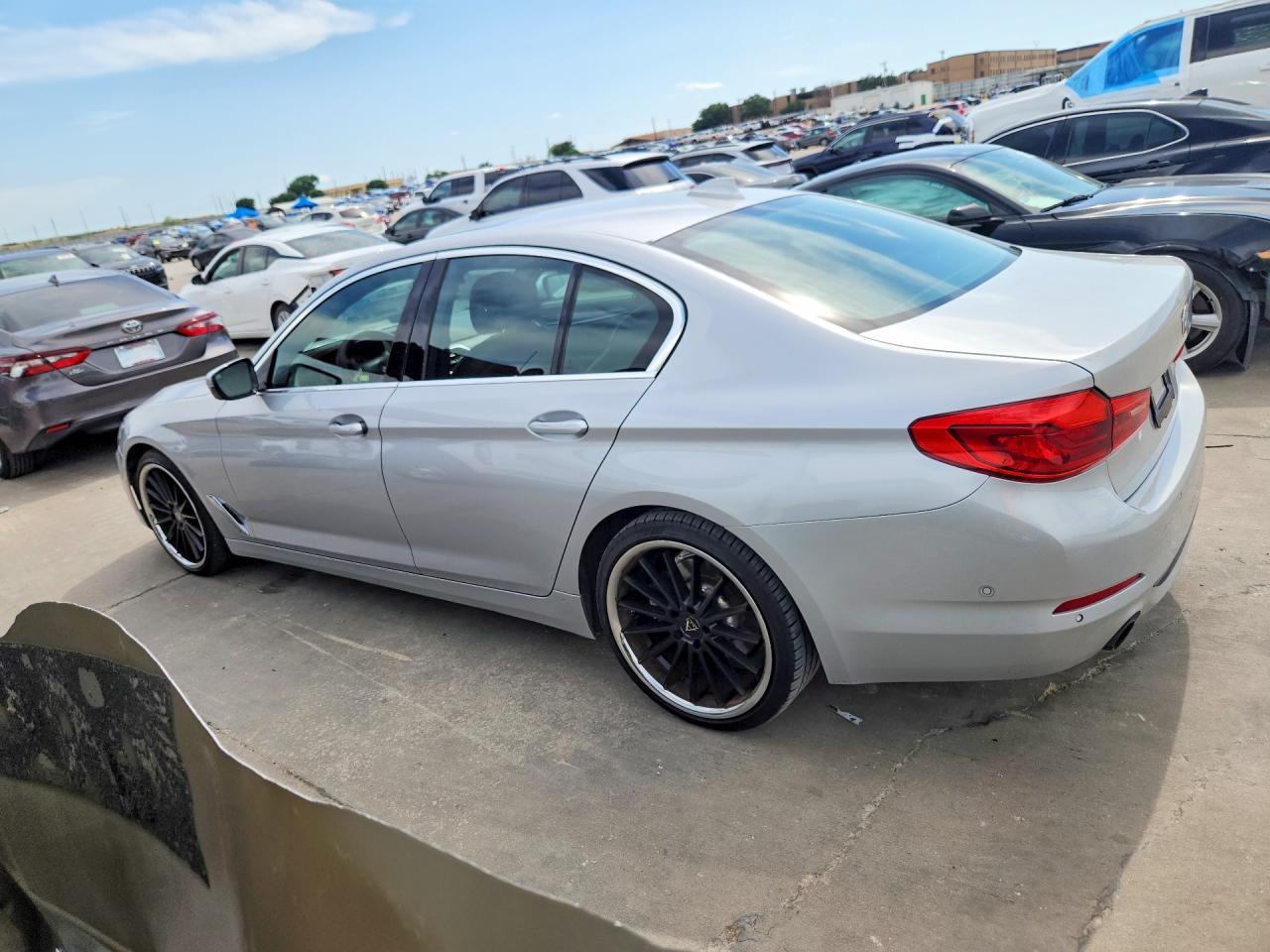 2019 BMW 530 I - zdjęcie 2
