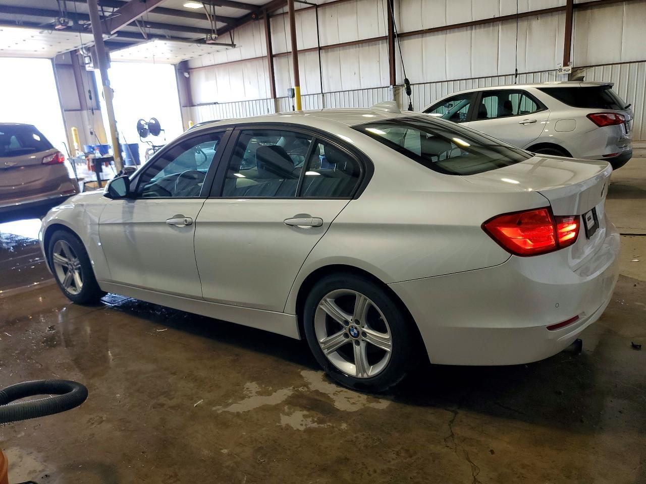 2015 BMW 320 I - zdjęcie 2