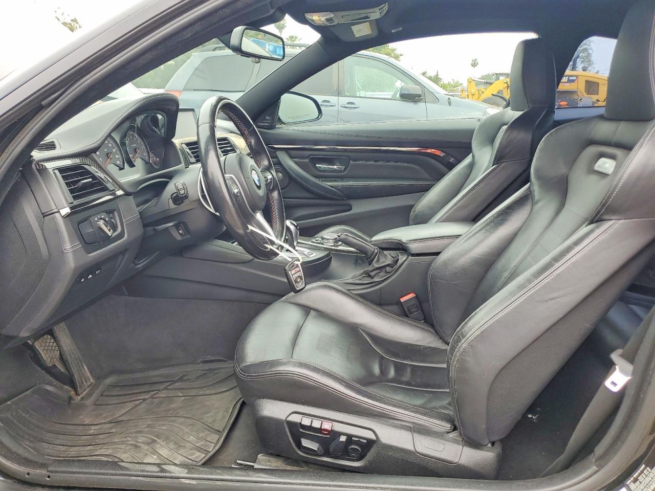 2015 BMW M4 - zdjęcie 7
