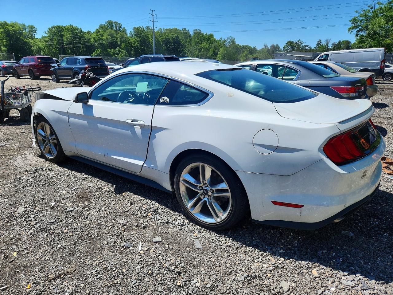 2019 Ford Mustang - zdjęcie 2
