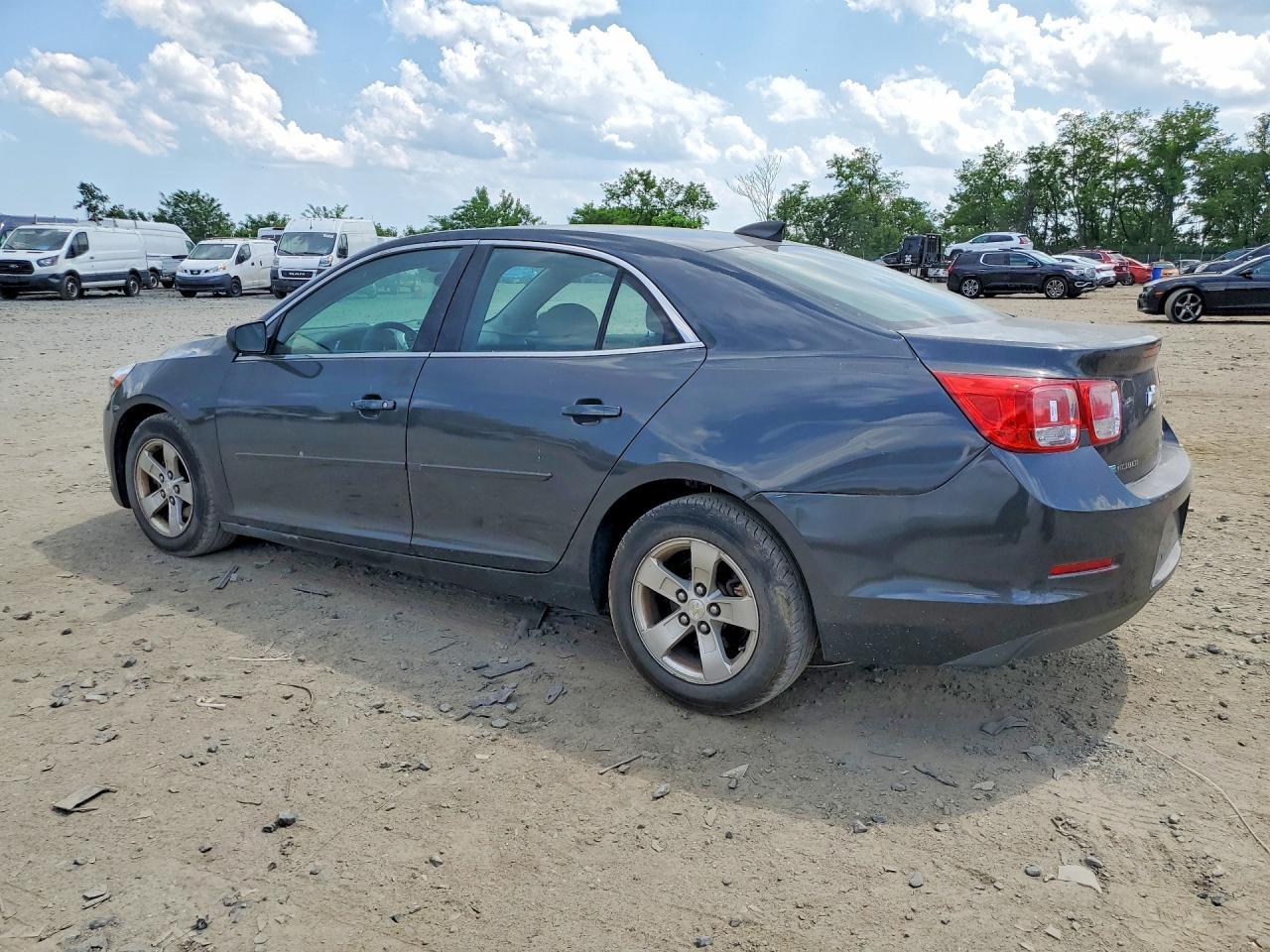 2015 Chevrolet Malibu Ls - zdjęcie 2