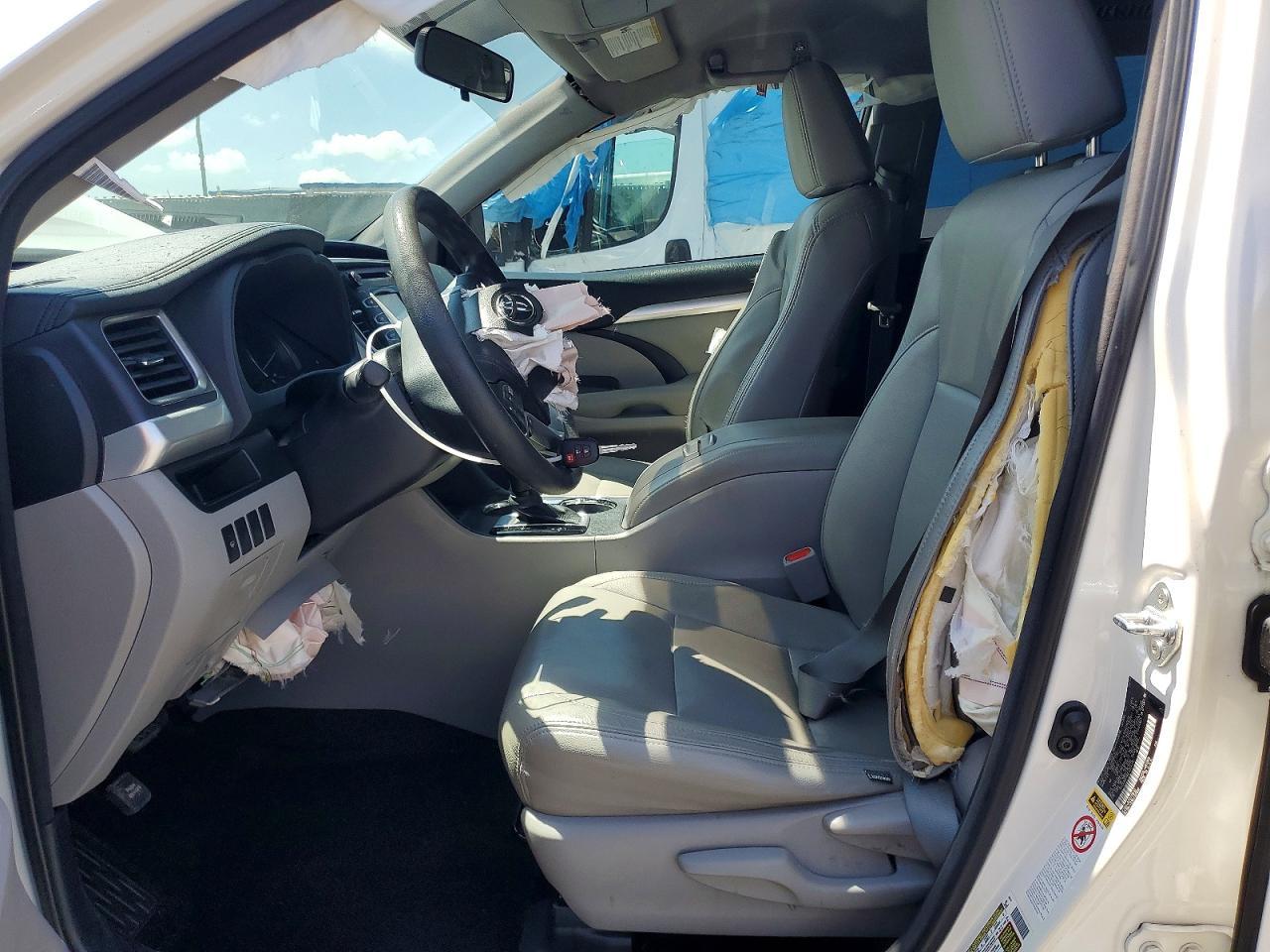 2014 Toyota Highlander Le - zdjęcie 7
