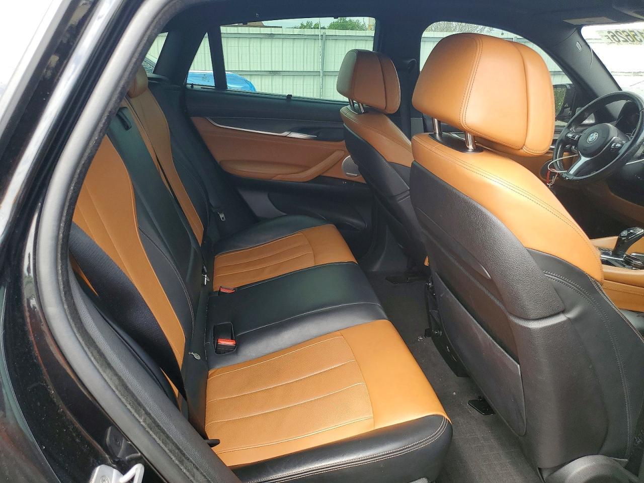 2015 BMW X6 xDrive50I - zdjęcie 11