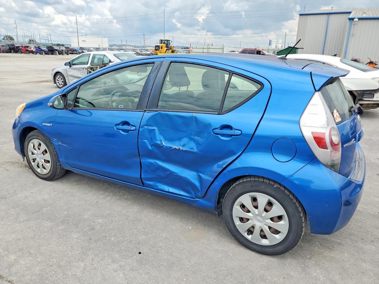 2013 Toyota Prius C Two - zdjęcie 2