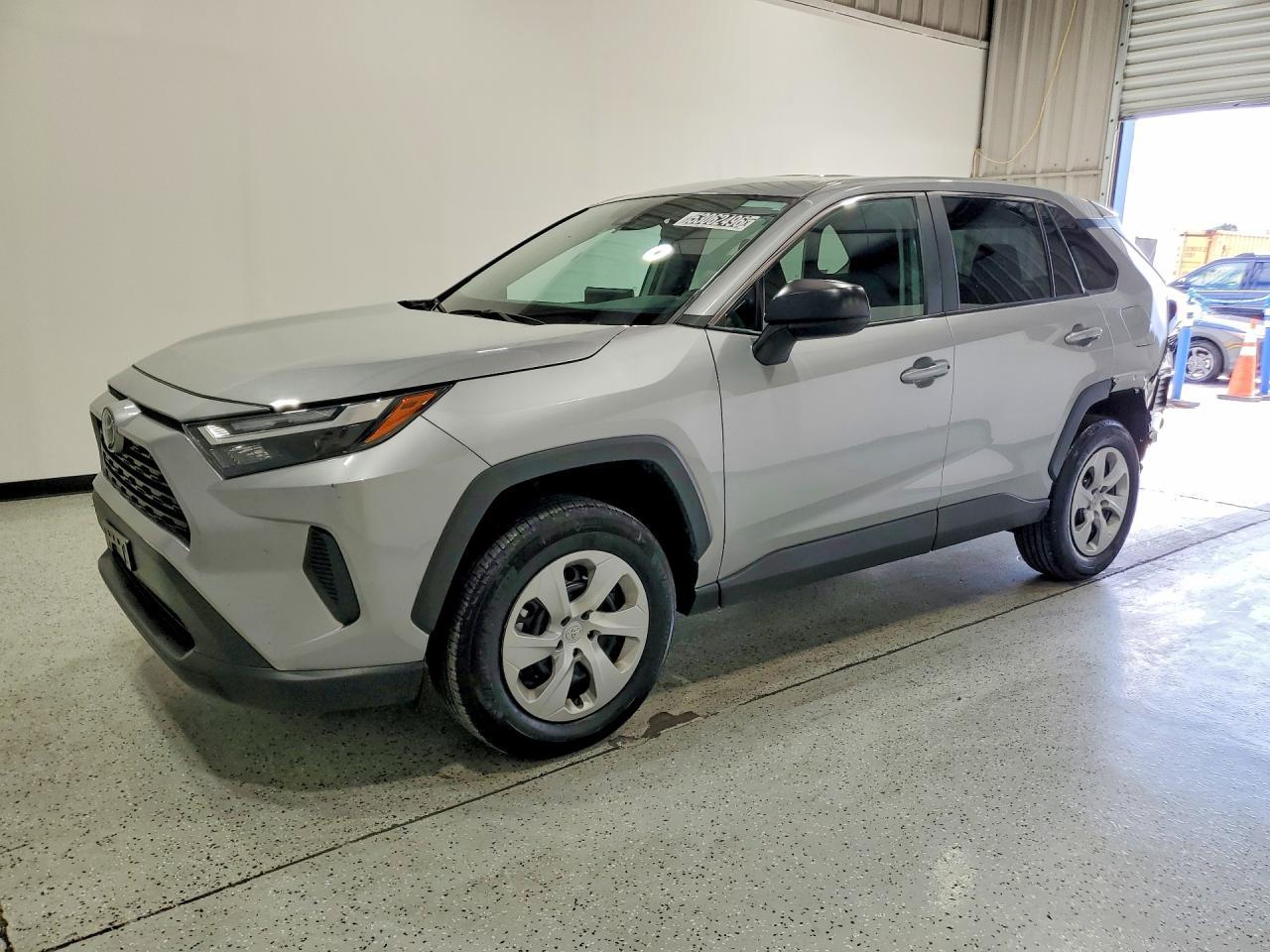2025 Toyota Rav4 Le - zdjęcie główne