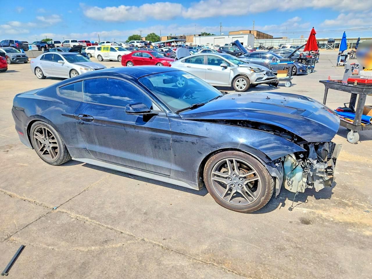 2019 Ford Mustang - zdjęcie 4