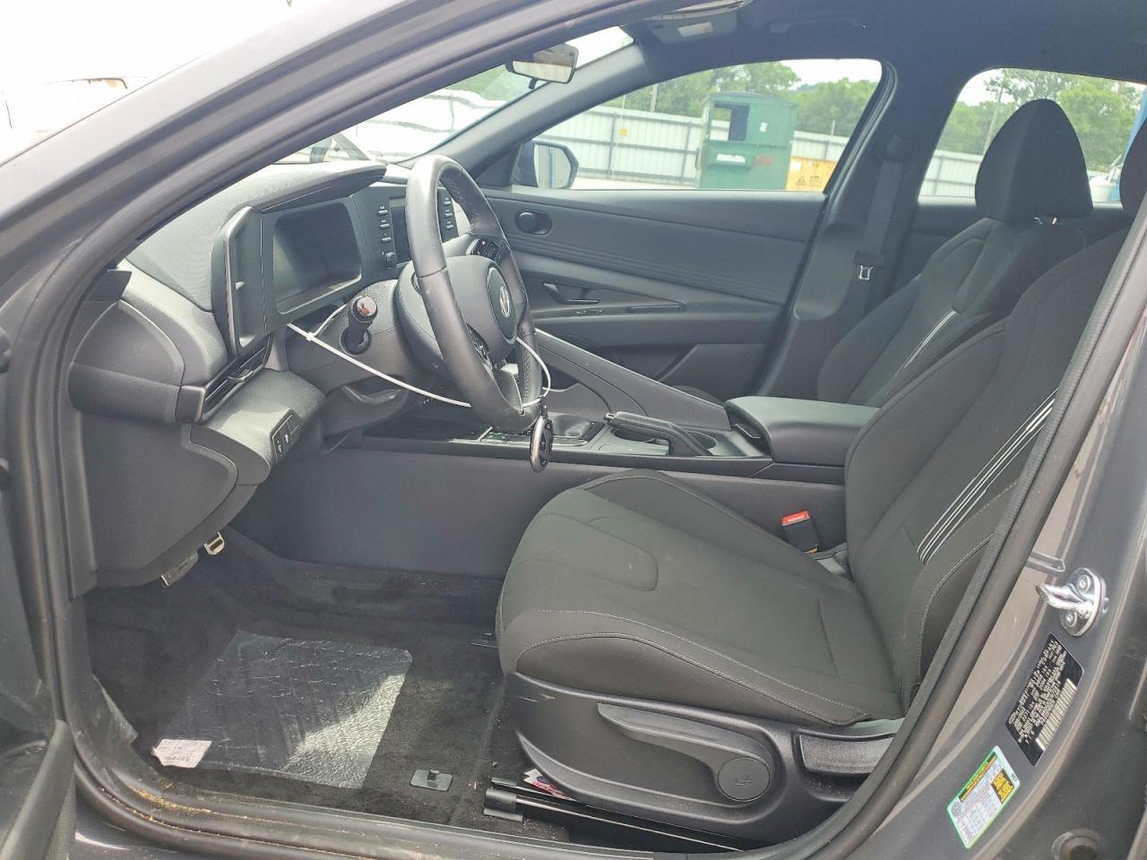 2025 Hyundai Elantra Sel Sport - zdjęcie 7