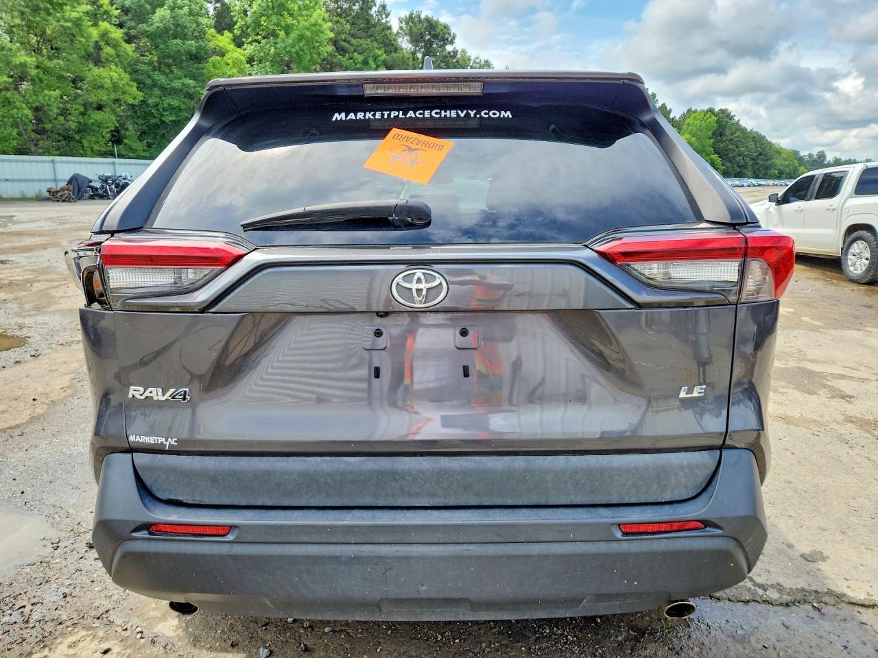 2020 Toyota Rav4 Le - zdjęcie 6