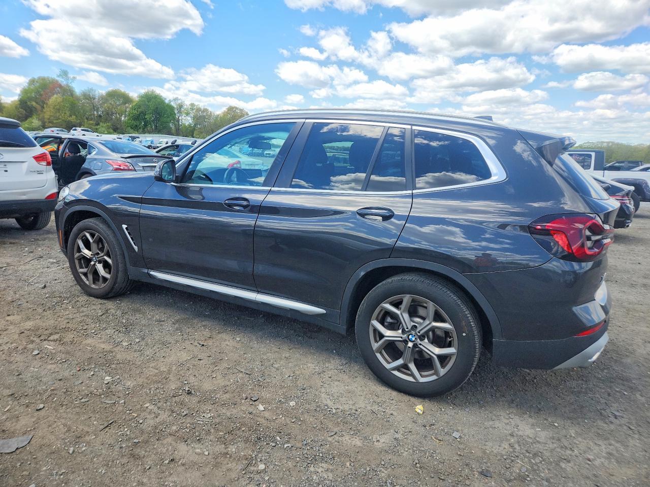 2023 BMW X3 xDrive30I - zdjęcie 2