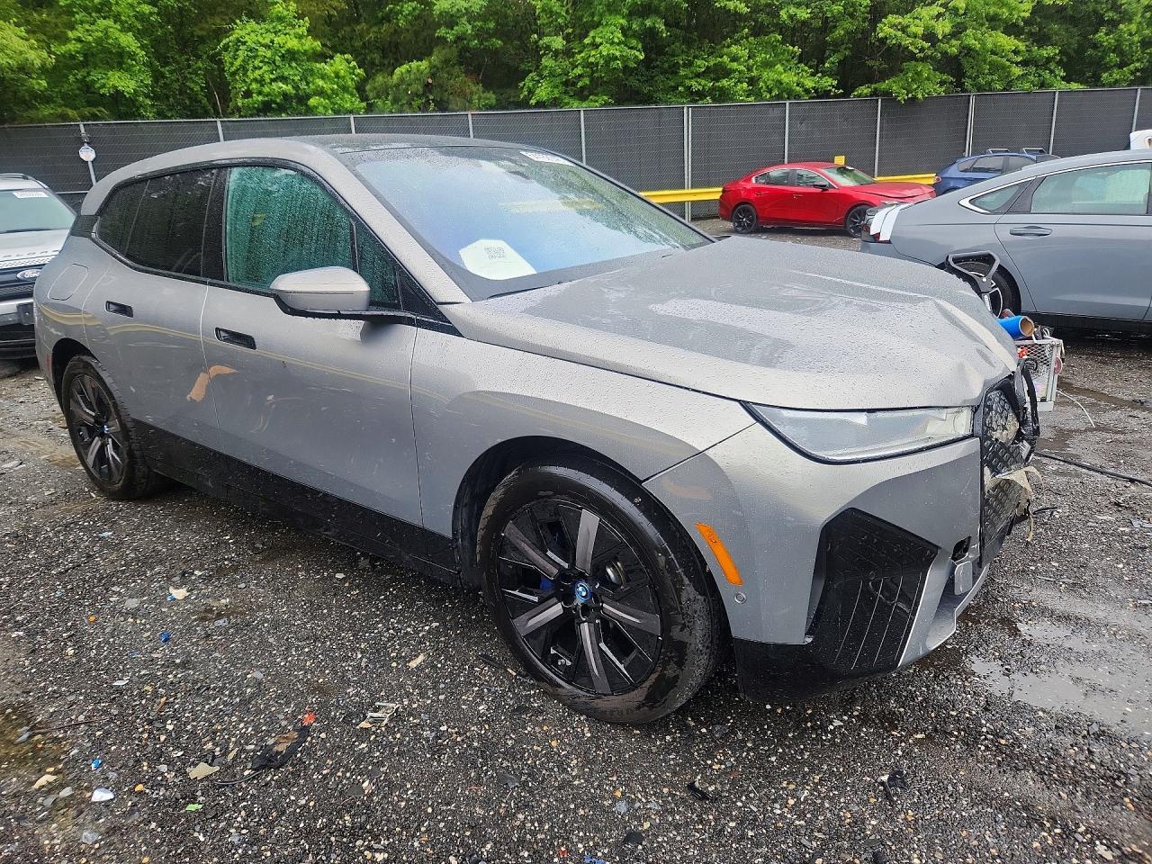 2024 BMW Ix xDrive50 - zdjęcie 4