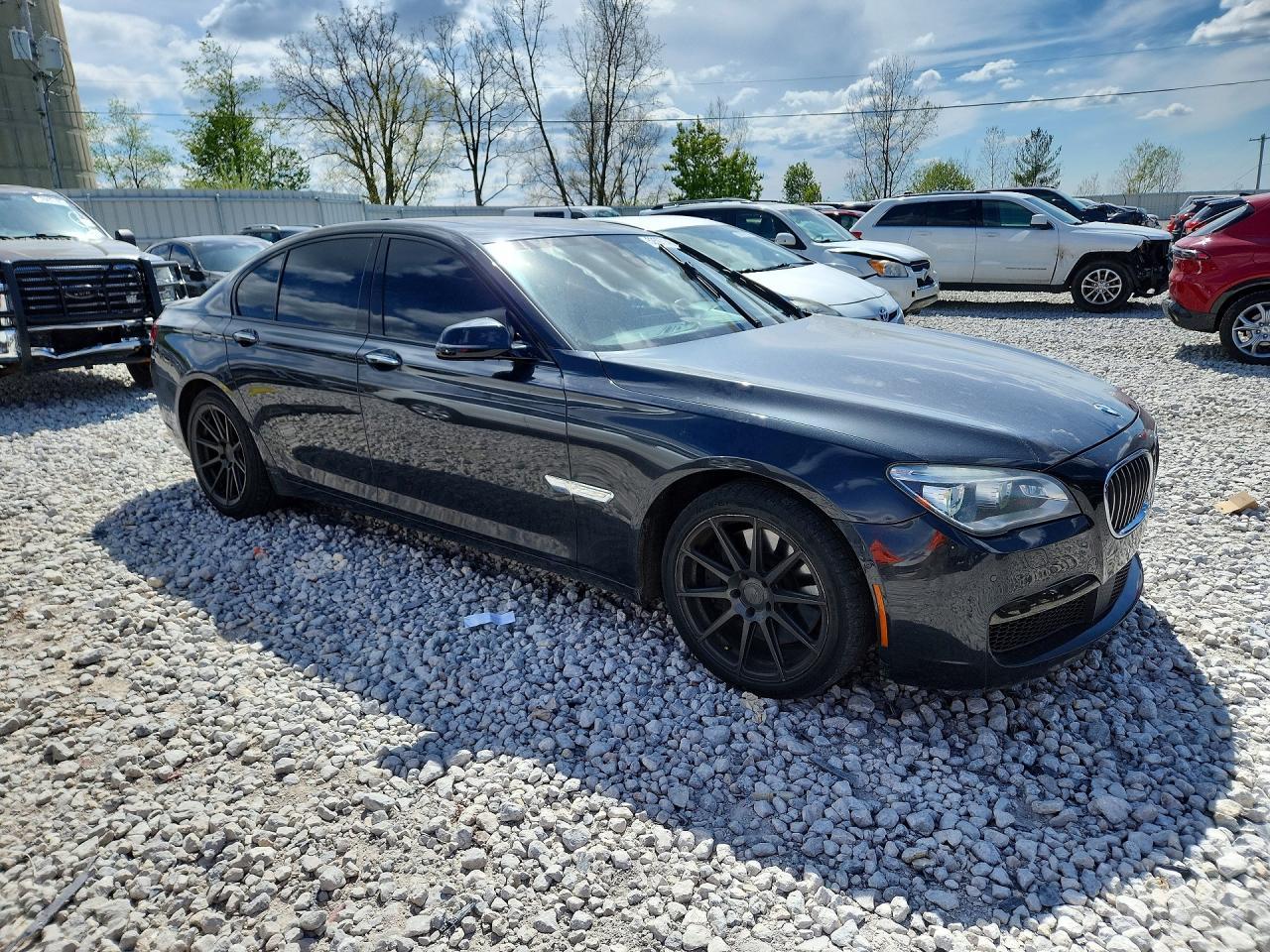 2015 BMW 750 Xi - zdjęcie 4