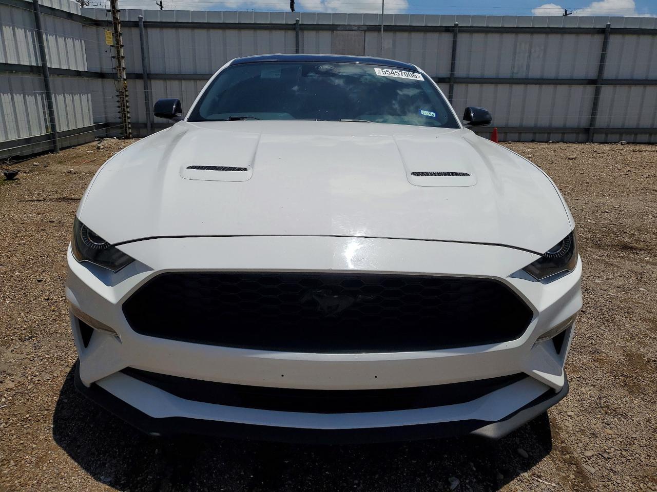 2021 Ford Mustang - zdjęcie 5