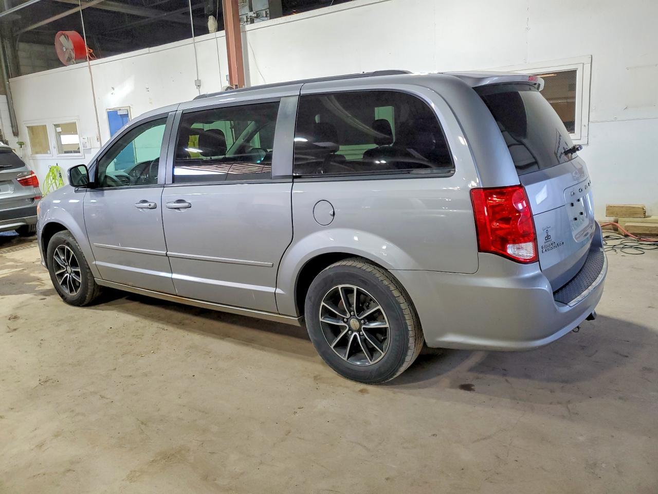 2016 Dodge Grand Caravan Sxt - zdjęcie 2