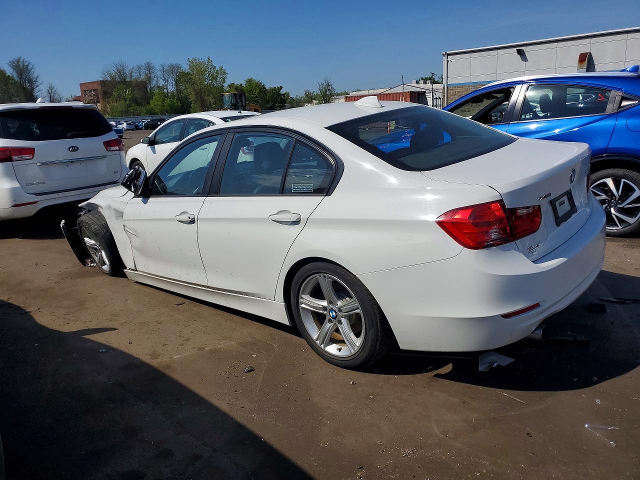 2015 BMW 320 I xDrive - zdjęcie 2