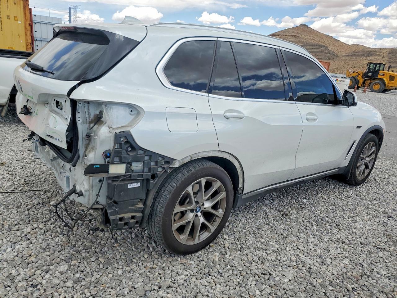 2022 BMW X5 xDrive45E - zdjęcie 3