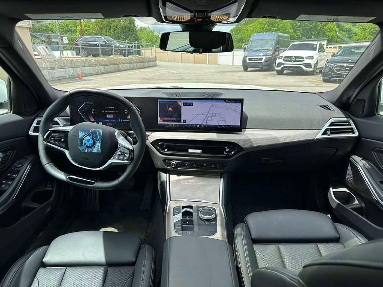 2026 BMW 330I - zdjęcie 9