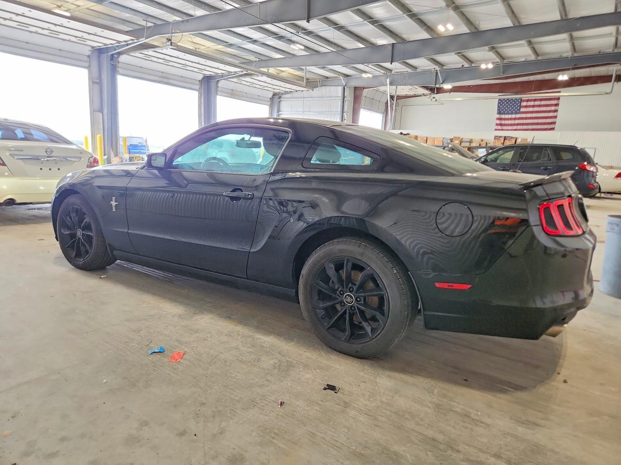 2013 Ford Mustang - zdjęcie 2