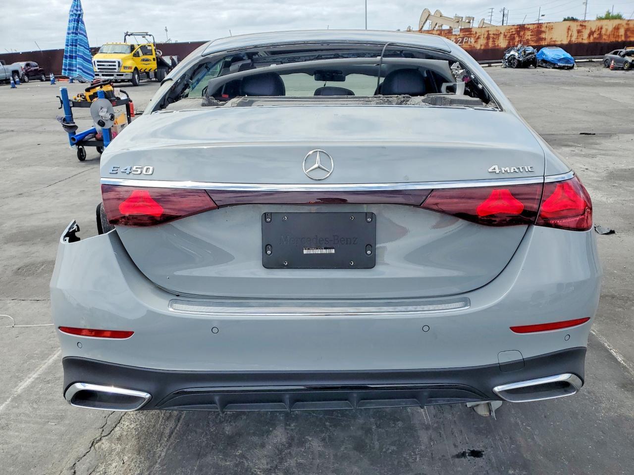 2025 Mercedes-Benz E 450 4Matic - zdjęcie 6