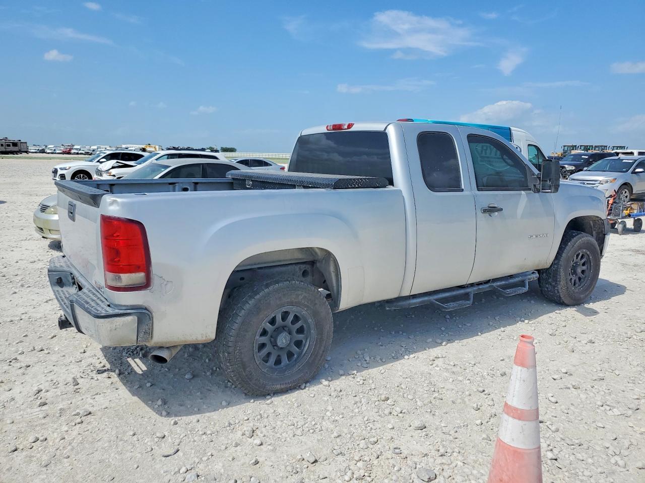 2013 GMC Sierra K1500 - zdjęcie 3