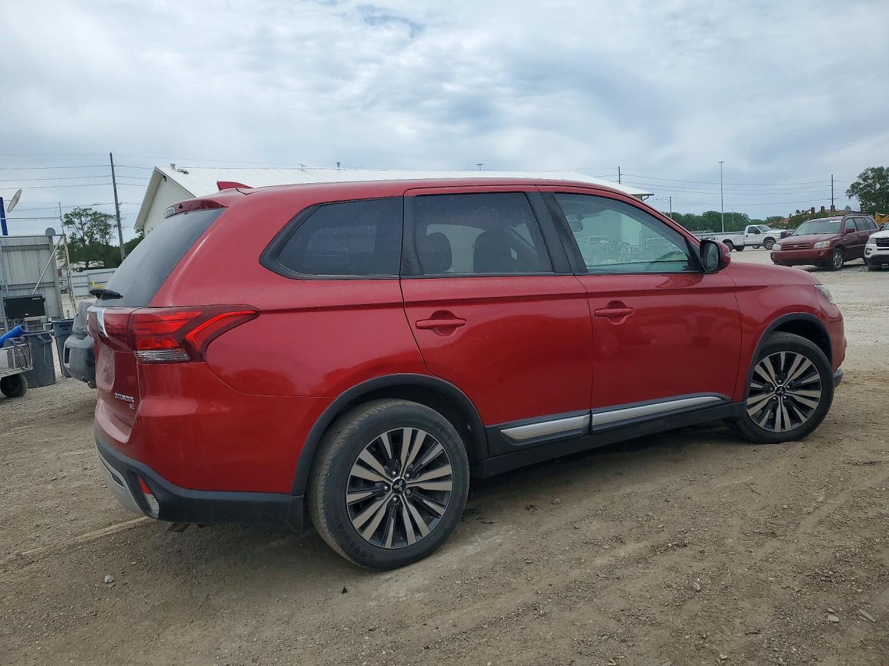 2019 Mitsubishi Outlander Se - zdjęcie 3
