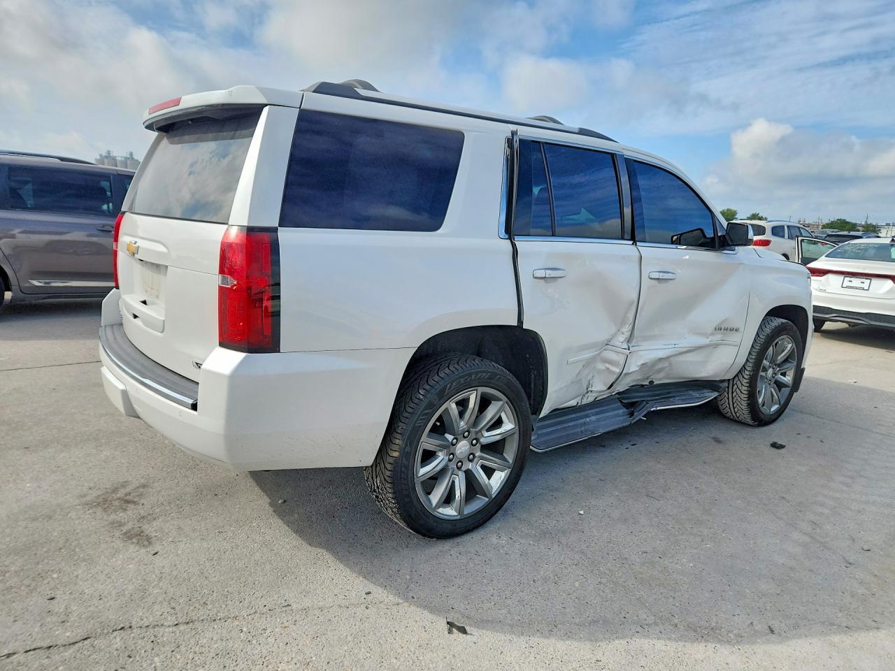 2017 Chevrolet Tahoe C1500 Premier - zdjęcie 3