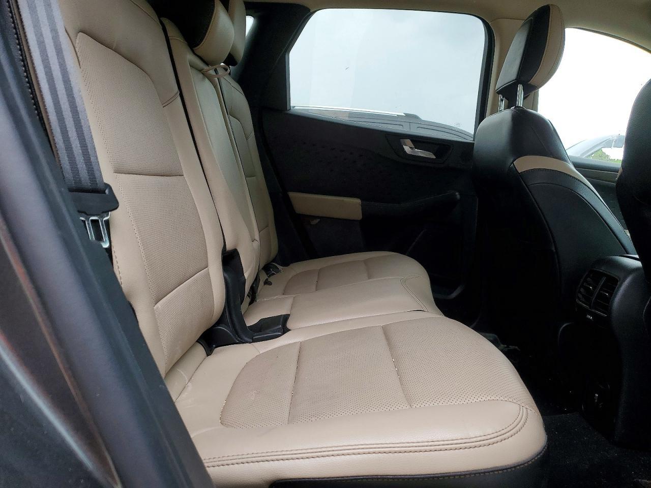 2020 Ford Escape Titanium - zdjęcie 11