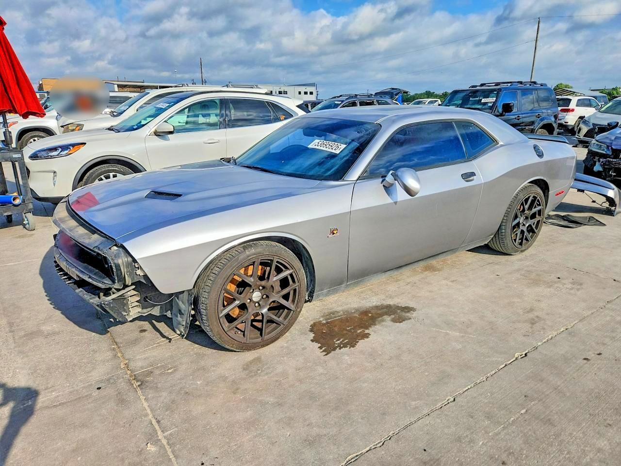 2015 Dodge Challenger R - zdjęcie główne