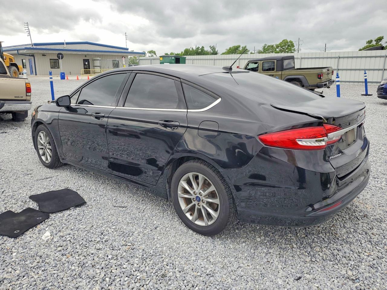 2017 Ford Fusion - zdjęcie 2