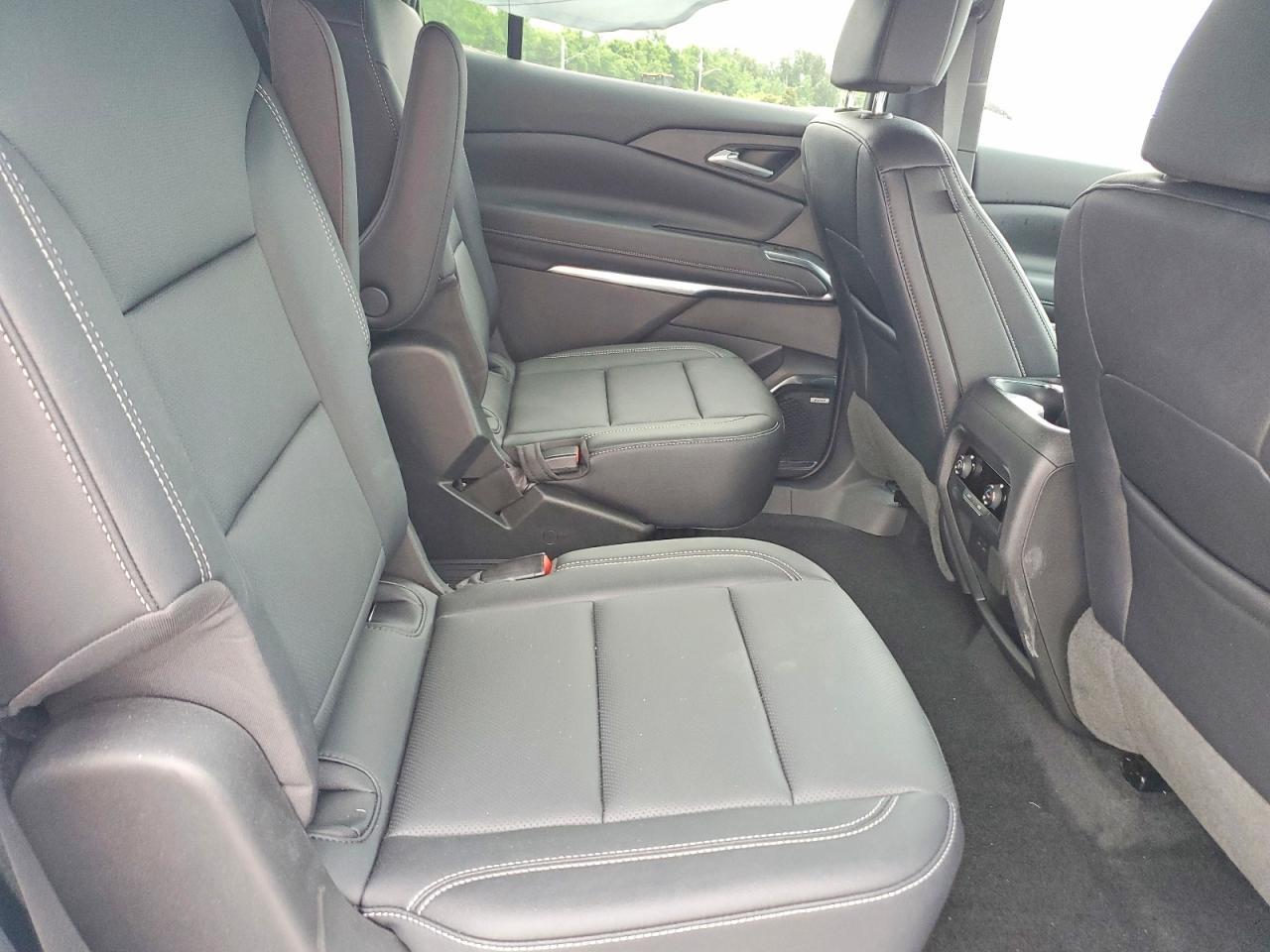 2026 Chevrolet Traverse Lt - zdjęcie 11