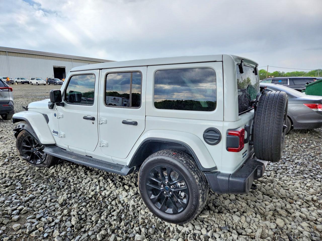 2025 Jeep Wrangler Sahara 4Xe - zdjęcie 2