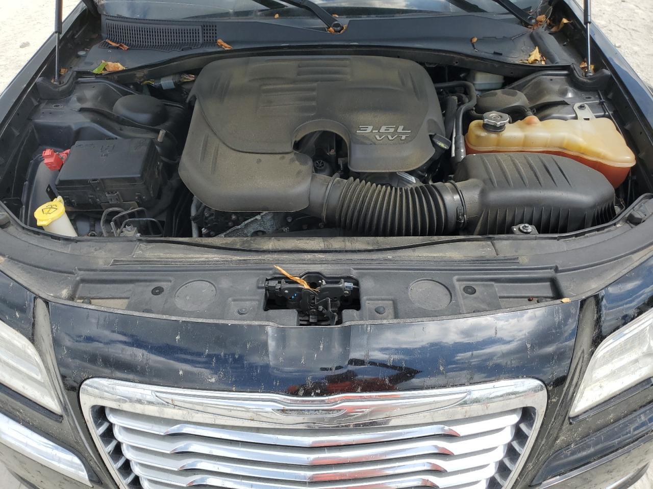 2014 Chrysler 300 - zdjęcie 11