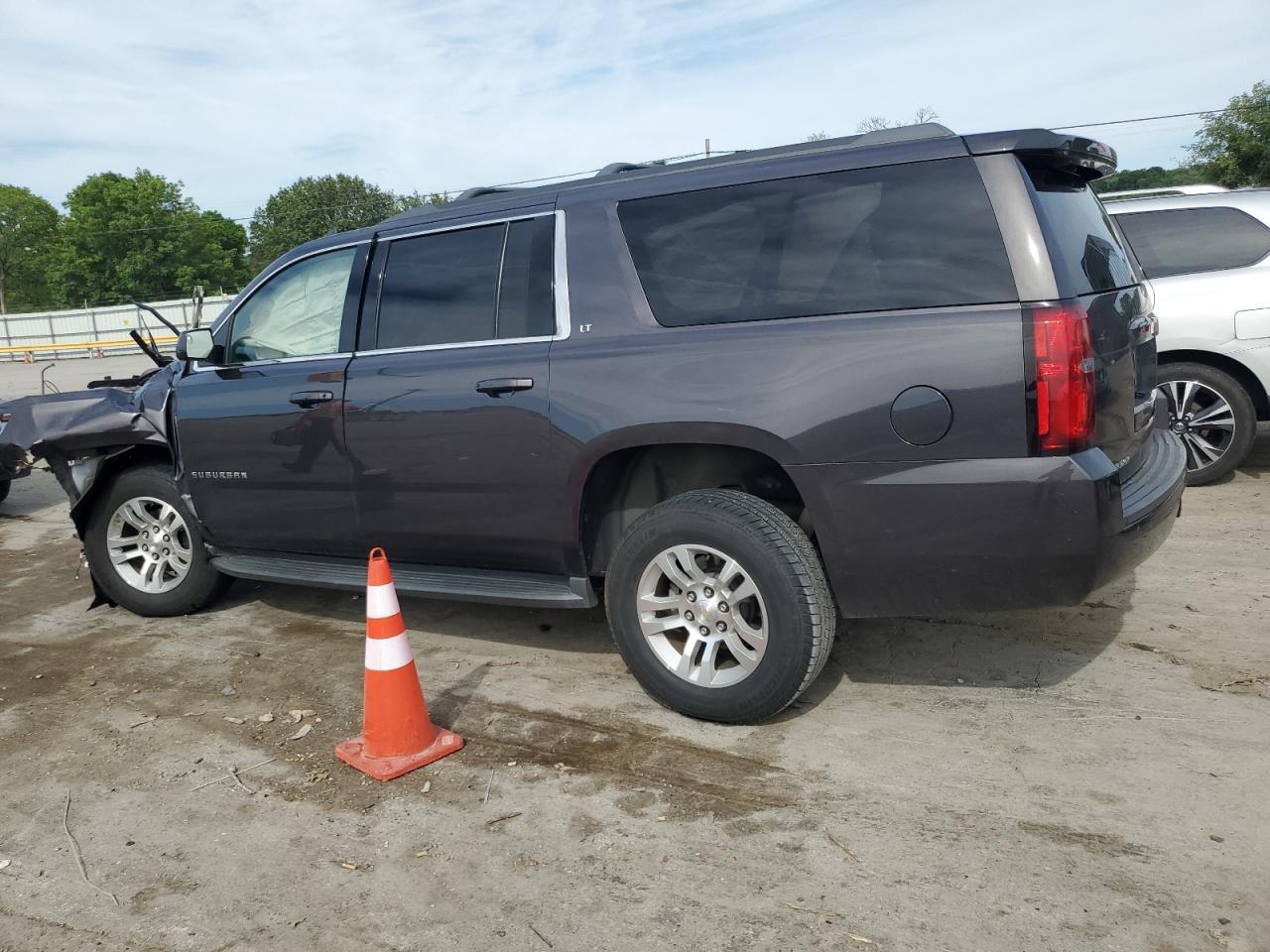 2016 Chevrolet Suburban K1500 Lt - zdjęcie 2