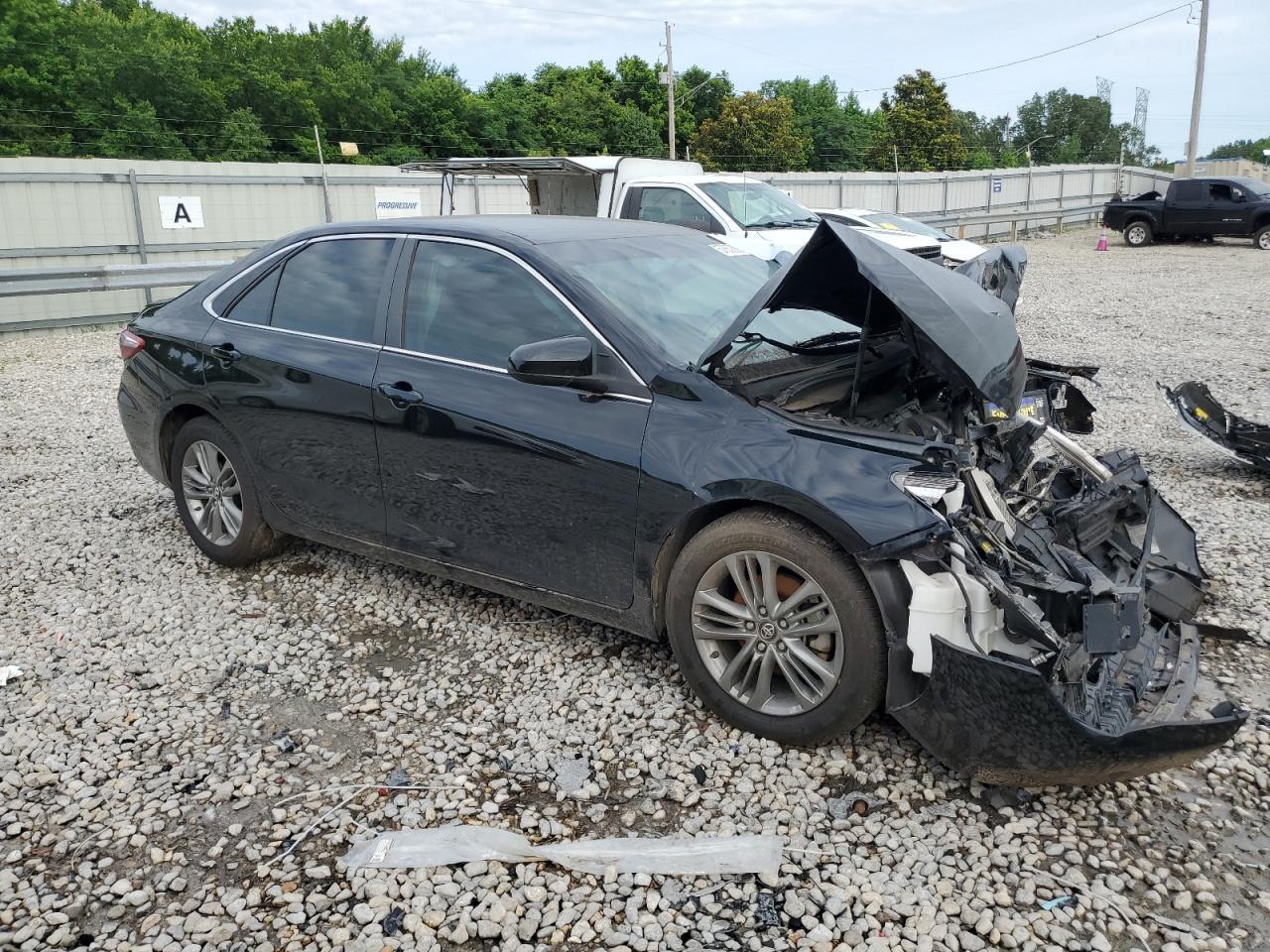 2017 Toyota Camry Le - zdjęcie 4