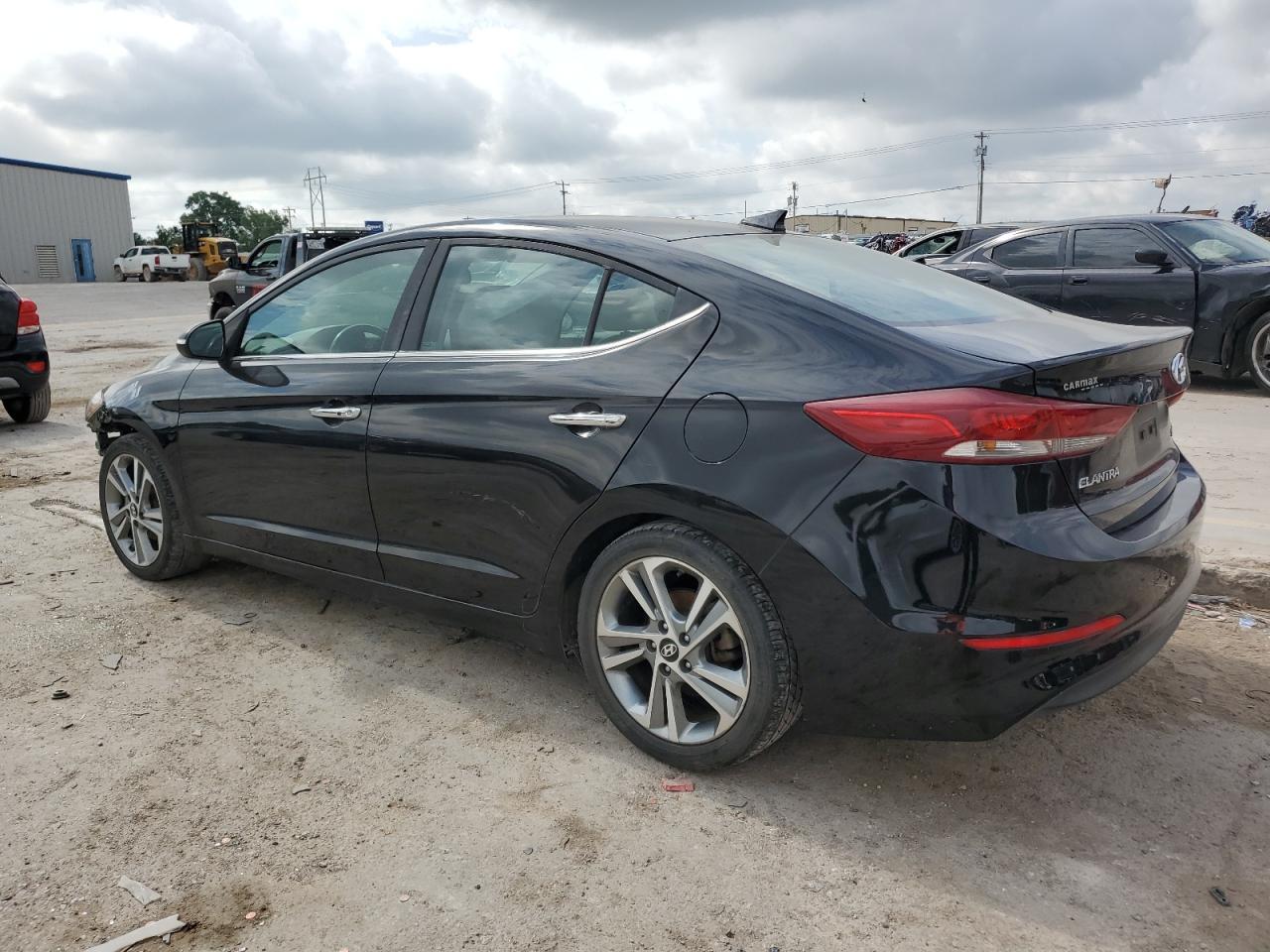 2017 Hyundai Elantra - zdjęcie 2
