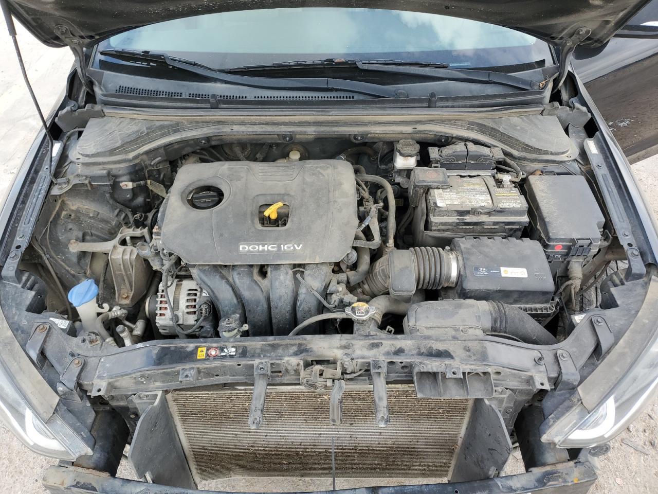 2017 Hyundai Elantra - zdjęcie 11