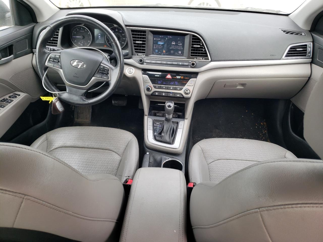 2017 Hyundai Elantra - zdjęcie 8