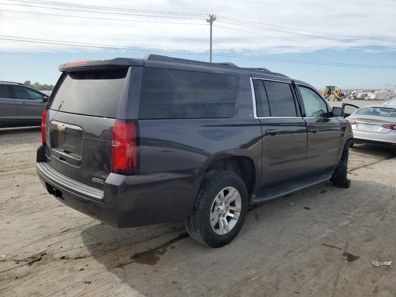 2016 Chevrolet Suburban K1500 Lt - zdjęcie 3