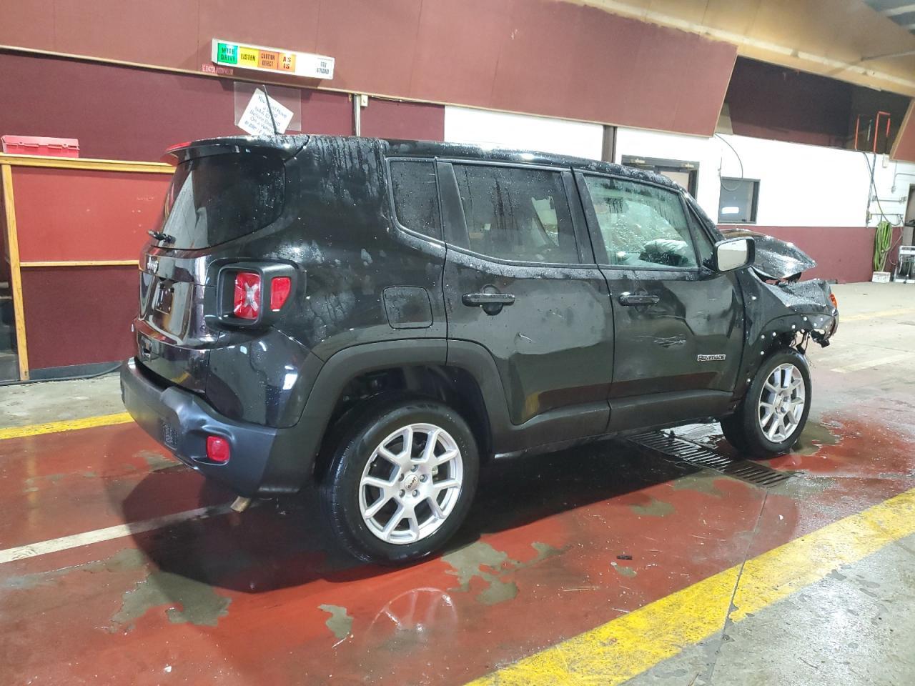 2023 Jeep Renegade Latitude - zdjęcie 3