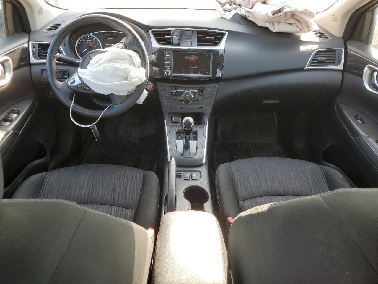 2019 Nissan Sentra S - zdjęcie 8