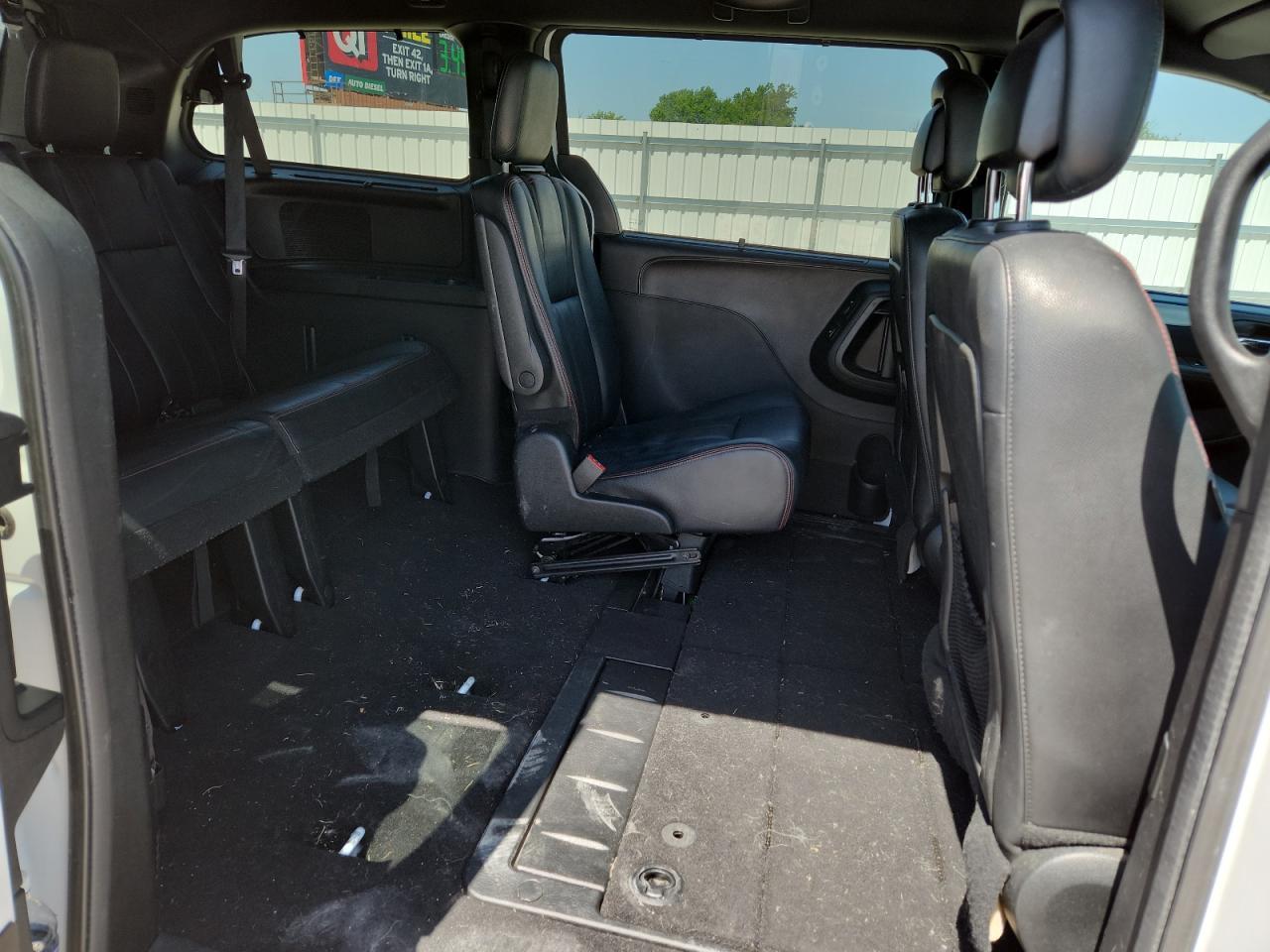 2017 Dodge Caravan - zdjęcie 11